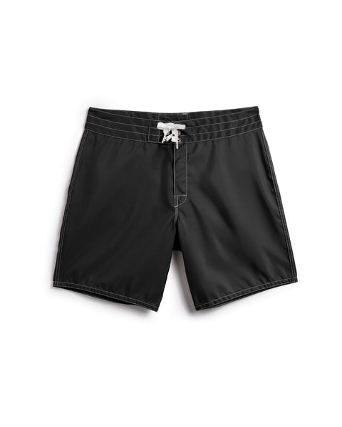 The 300 Boardshorts - Black are medium-length boardshorts with white stitching and a white drawstring at the waistband, shown against a white background.
